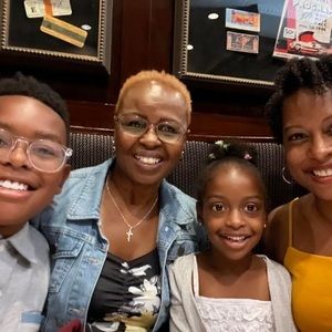 Meet your Posher, Loretta